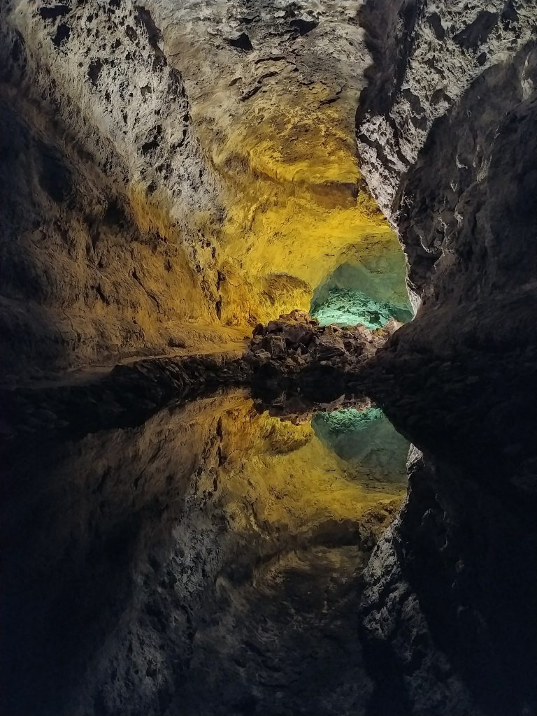 La Cueva de Los Verdes, Centros de arte cultura y turismo
