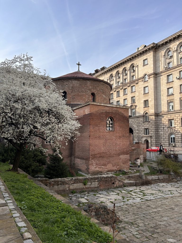  iglesia de Sveti Georgi, qué ver en Sofía en 1 día