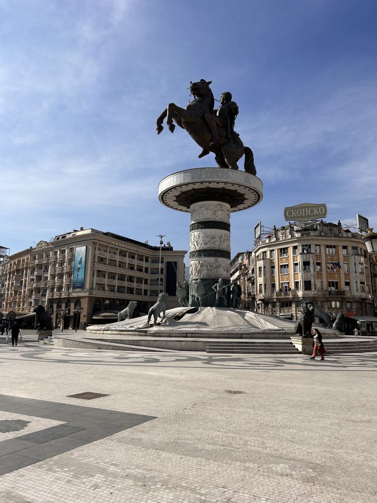 Plaza Macedonia, QUÉ VER EN SKOPJE EN 1 DÍA