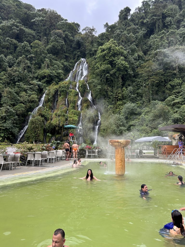 Termales de Santa Rosa de Cabal, el eje cafetero en coche