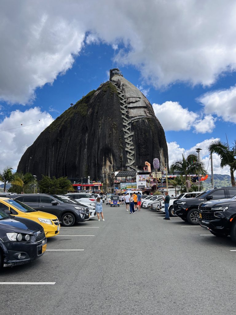 La Piedra del Peñol, Guatape desde Medellín